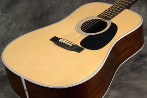 1931N̒aȗASẼhbhm[gEAR[XeBbNM^[̃X^_[hEfAMartin D-28œoI 