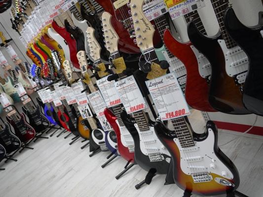 新宿店にミニエレキギターが集結！！※動画有り | イシバシ楽器スタッフ