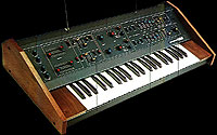 KORG SYNTHESIZER