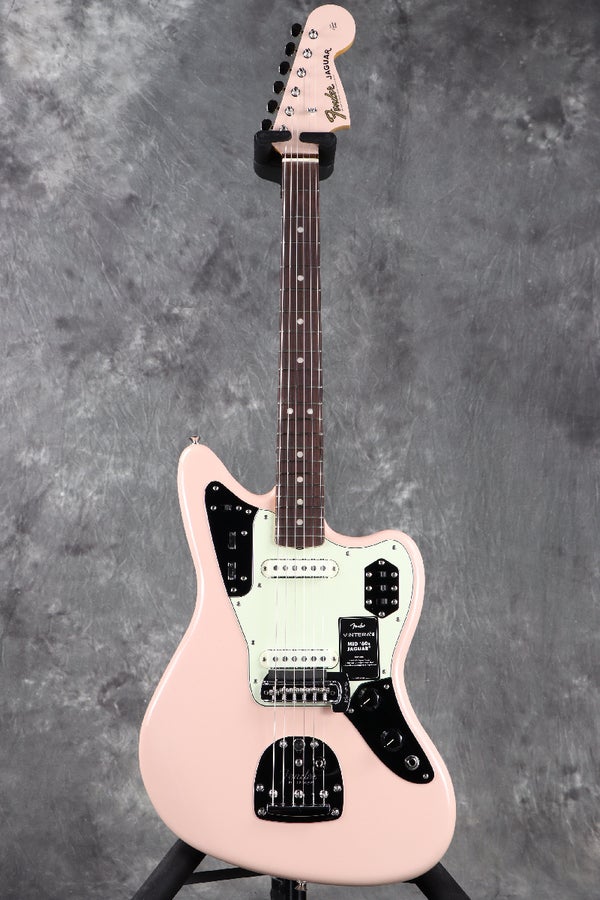 Vintera III Mid '60s Jaguar Shell Pink マッチングヘッド仕様のシェルピンクカラーがGOOD！ 話題のFender新製品”Vintera III”シリーズ！
