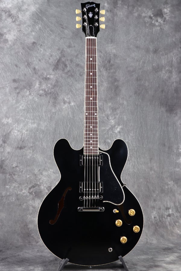 ES-335 50s Ebony Custombuckerピックアップを搭載した最新仕様ES-335！ お買い得なギブソン2NDアウトレット品！