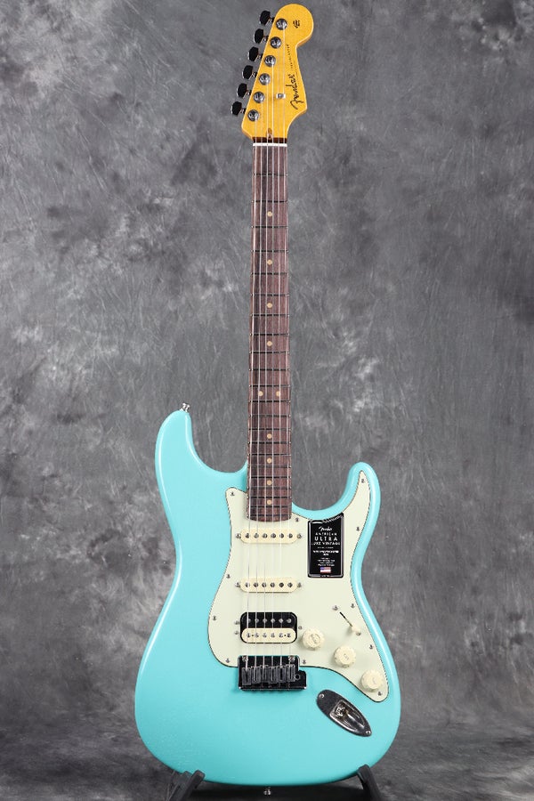 American Ultra Luxe ‘60s Stratocaster HSS Sea Foam Green 高い演奏性をもつUSA製フェンダーのフラグシップモデル！ 期間限定10,000円オフクーポン配布中！