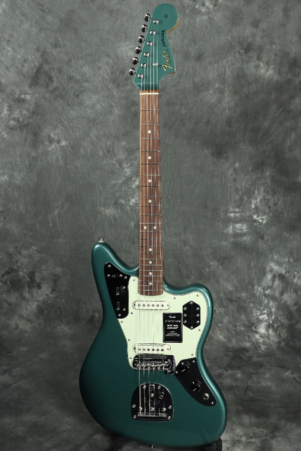 Vintera III Mid '60s Jaguar Sherwood Green Metallic Fenderのオーセンティックなスタイルを再現したVintera IIIシリーズ！ お洒落なグリーンメタリックカラーがCOOL！
