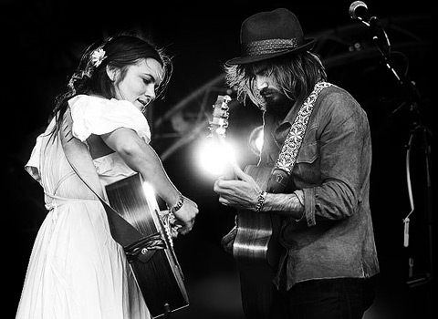 Angus and Julia Stone