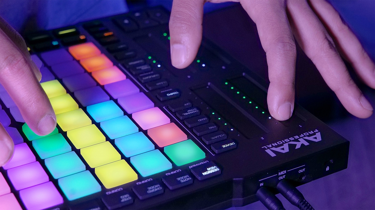 [中古] AKAI APC64コントローラー Akai APC64 Midi controller