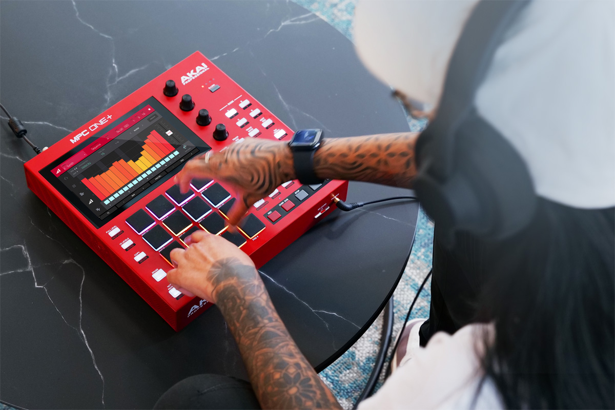 カエルカフェ サンプリングCD 44枚セット 音ネタ AKAI MPC AKAI Professional、名機「MPC」35周年を記念し最新サンプラー