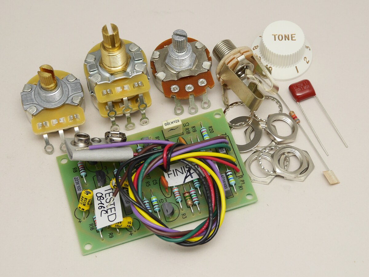 新品 未使用 Fender Pre Amp Mid Boost Kit 25DB