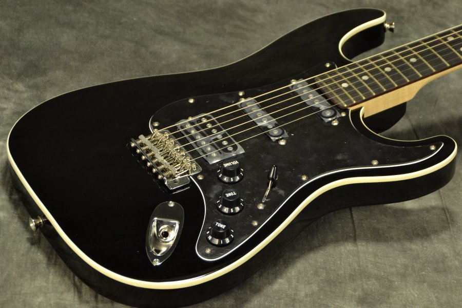 Fender / Japan Exclusive Aerodyne Stratocaster Medium Scale HSS Black