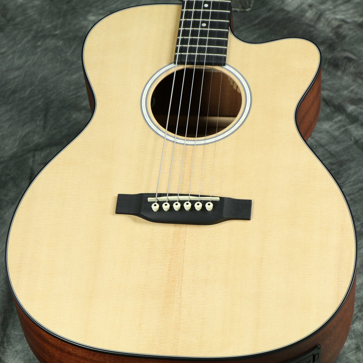 Martin マーティン 000CJR-10E ベアクロートップ ネック