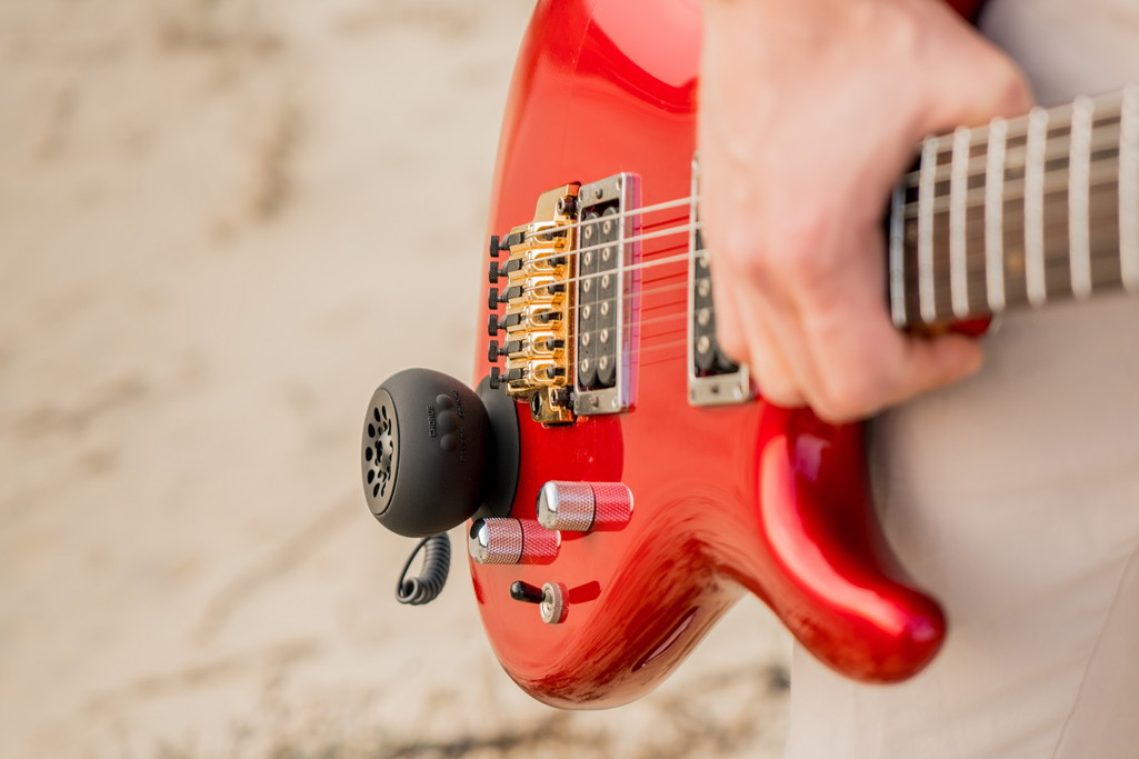 Fluid Audio Strum Buddy ポータブルギターモニター Fluid Audio Strum Buddy Heavy Metal｜ミュージックランドKEY