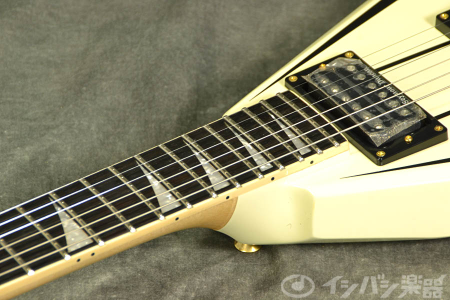 Jackson proシリーズ　RRT-3 アイボリー　ランディV Pro Series Rhoads RRT-3 – Jacksonguitars.com