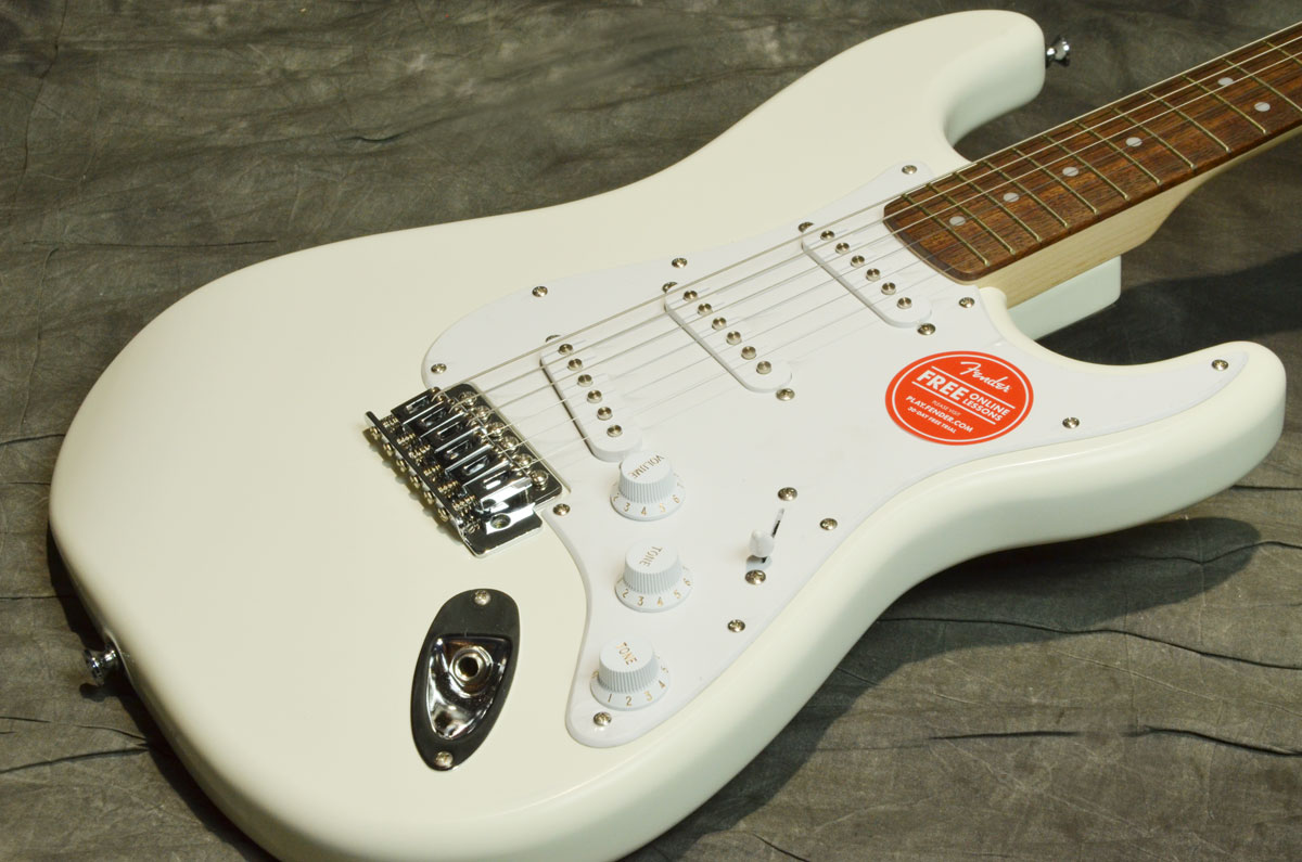 Squier by Fender / Bullet Stratocaster with Tremolo Arctic