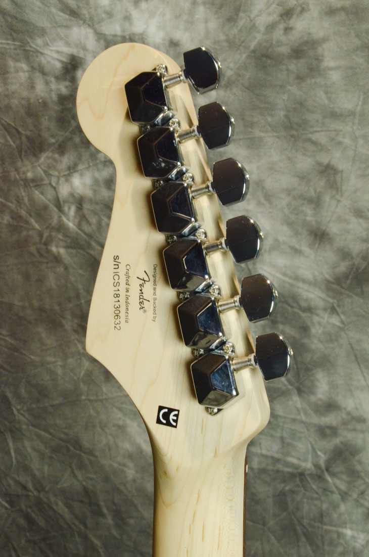 Squier by Fender / Bullet Stratocaster with Tremolo Arctic