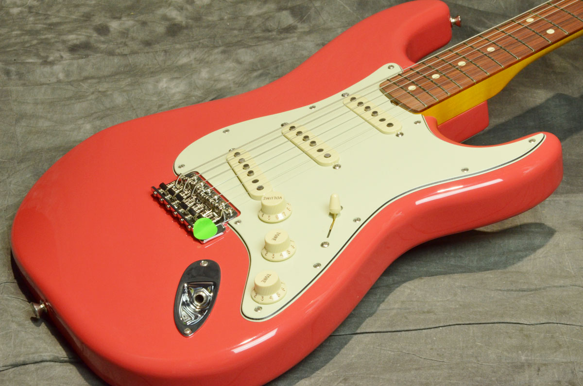 Fender / Classic 60s Stratocaster Lacquer Fiesta Red Pau Ferro フェンダー