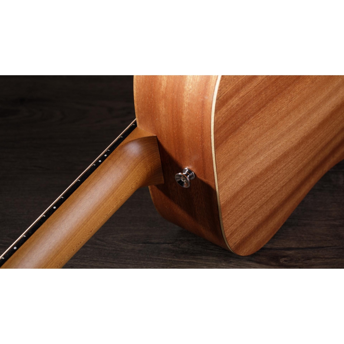 Baby Tyler BT2 マホガニー　ケース付き Taylor Baby Mahogany BT2 ミニアコースティックギター テイラー