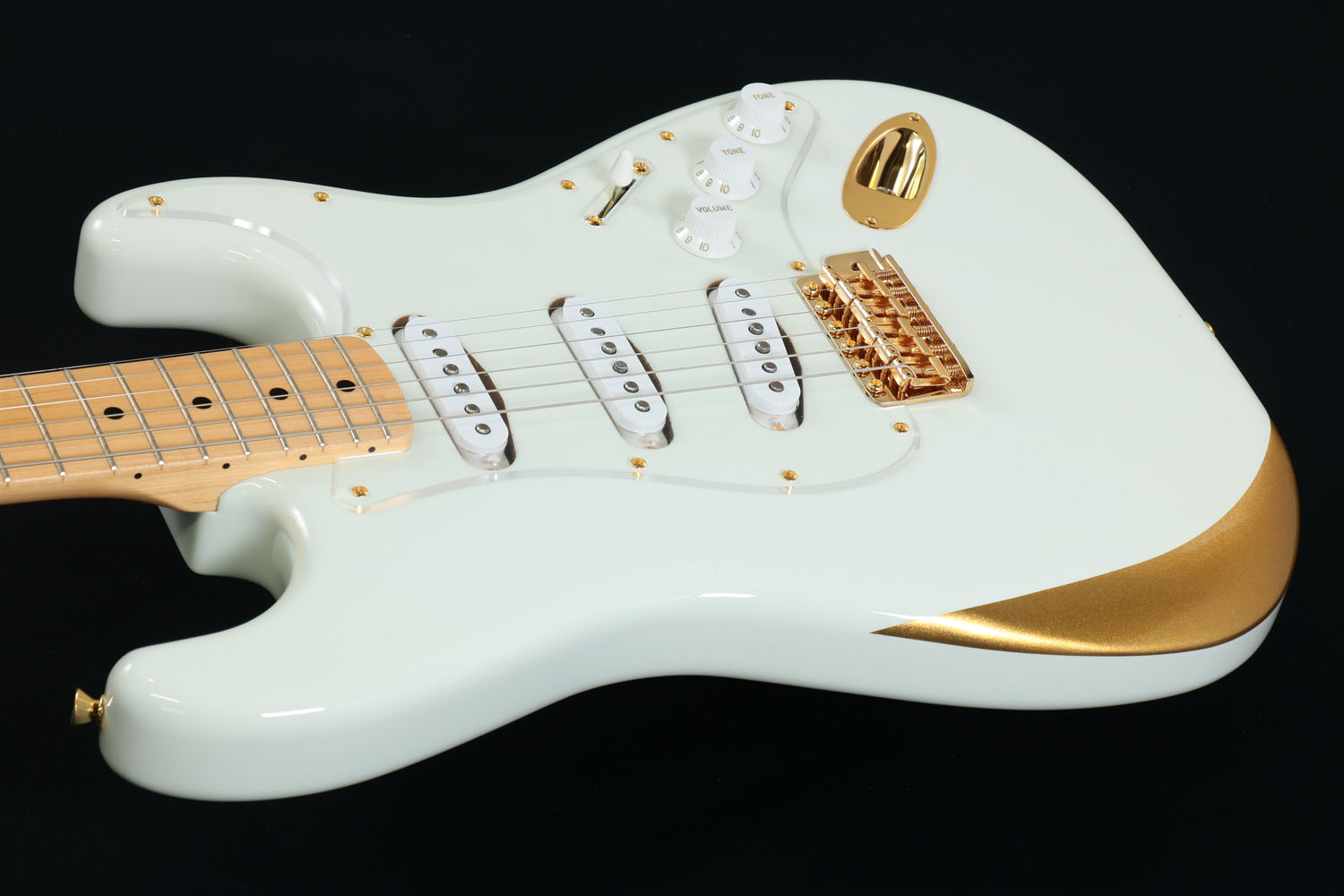 オ*中様 Fender エレキギター アイボリー mt0149191_m.jpg
