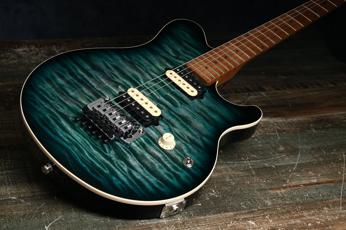 MUSIC MAN   Axis Yucatan Blue Quilt Figured Roasted Maple Neck(S N:H04527)(御茶ノ水本店)