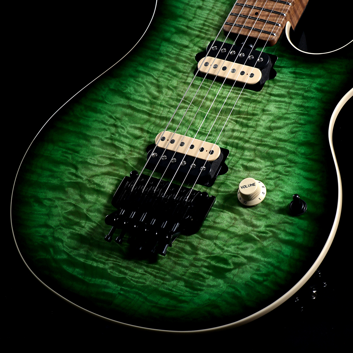 MUSIC MAN / Axis Matcha Quilt - Figured Roasted Maple Neck