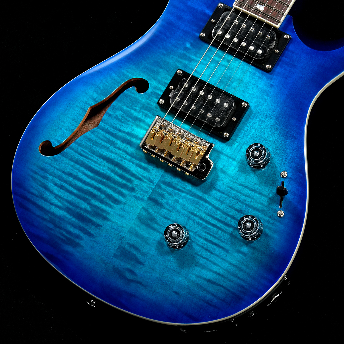 KAZU【中古美品】PRS SE Custom ブルーセットネック KAZU様専用【中古美品】PRS SE Custom ブルーセットネック