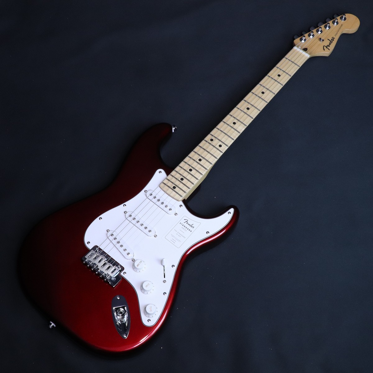Fender / Standard Stratocaster Maple Fingerboard White