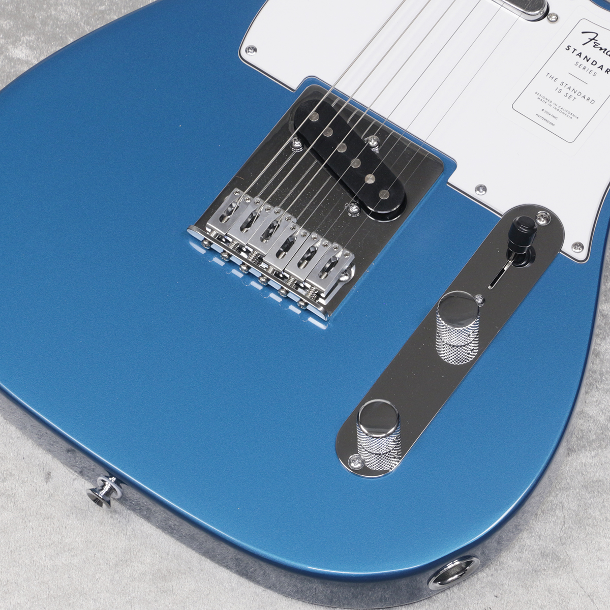 Fender / Standard Telecaster Maple Fingerboard White