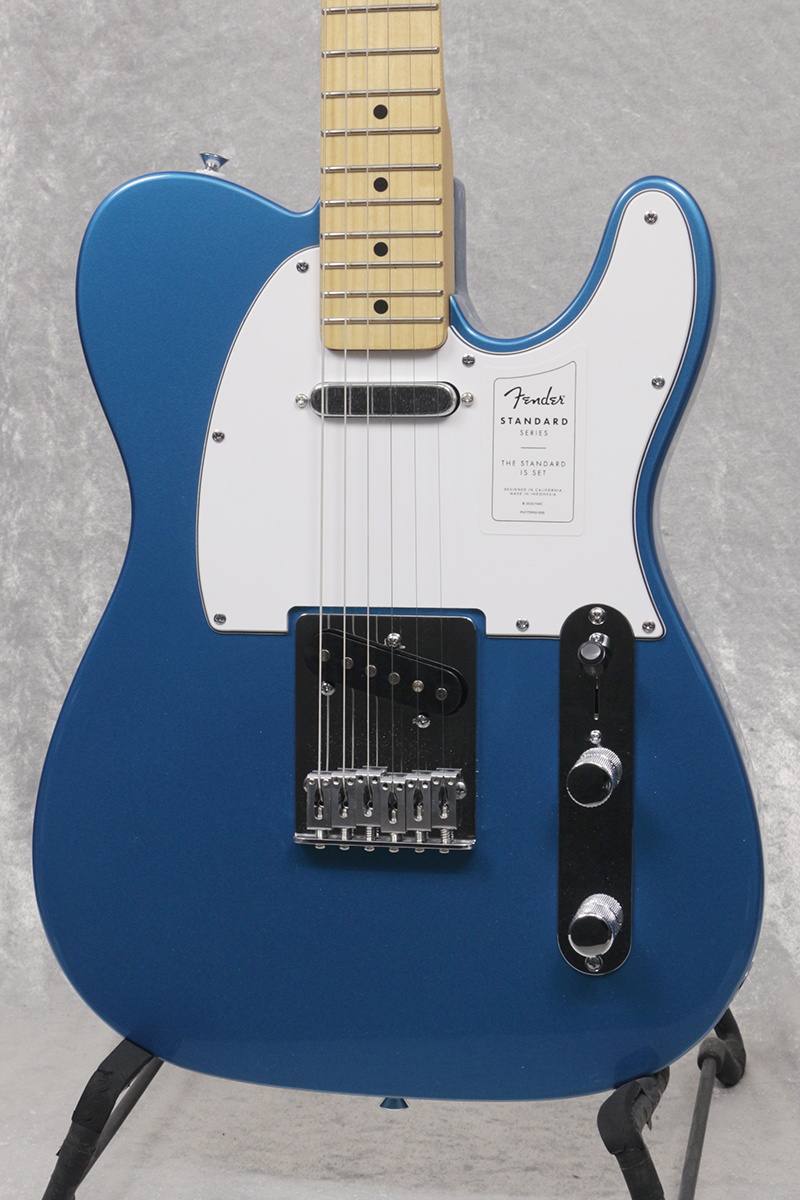 Fender / Standard Telecaster Maple Fingerboard White