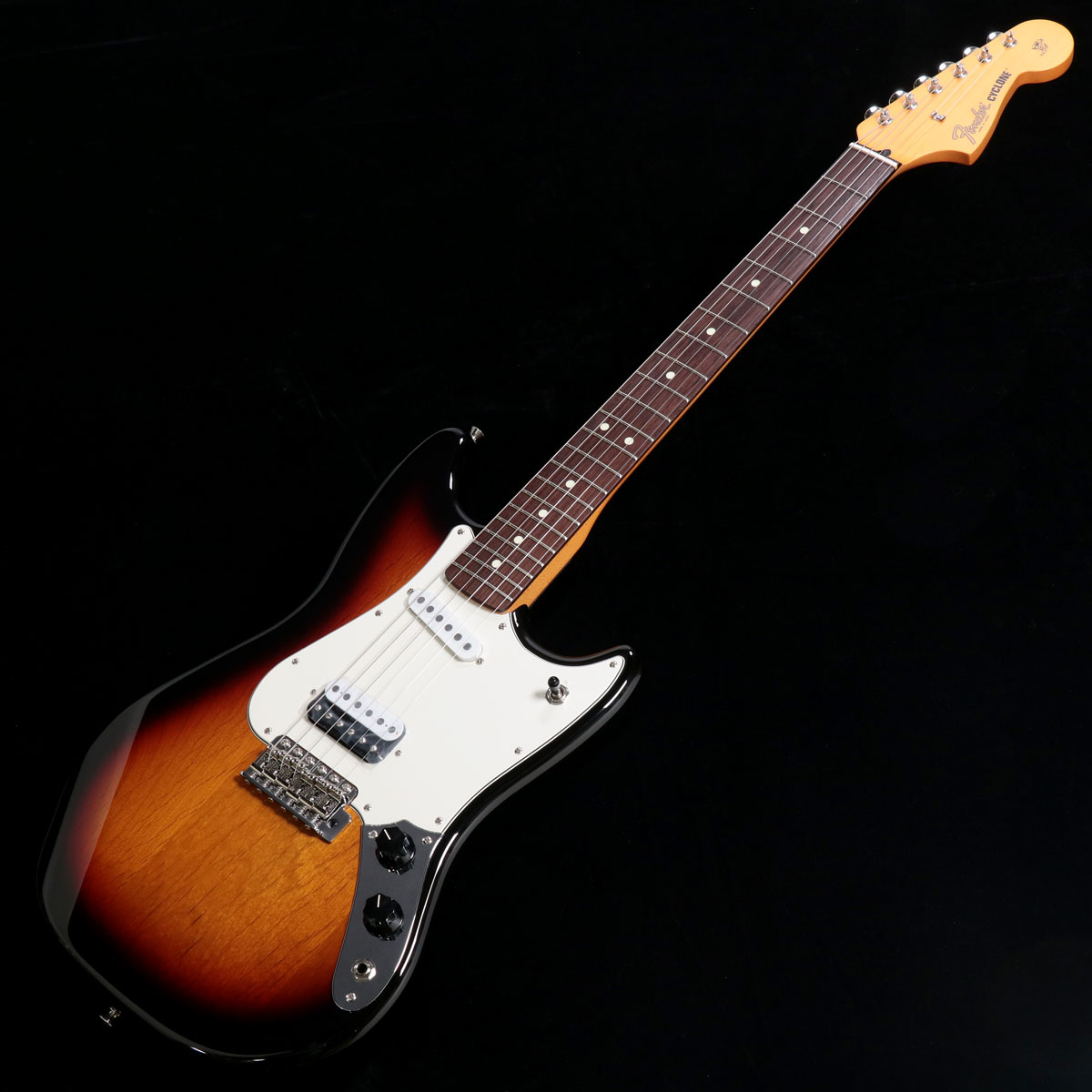 Fender / Made in Japan Limited Cyclone 3-Color Sunburst