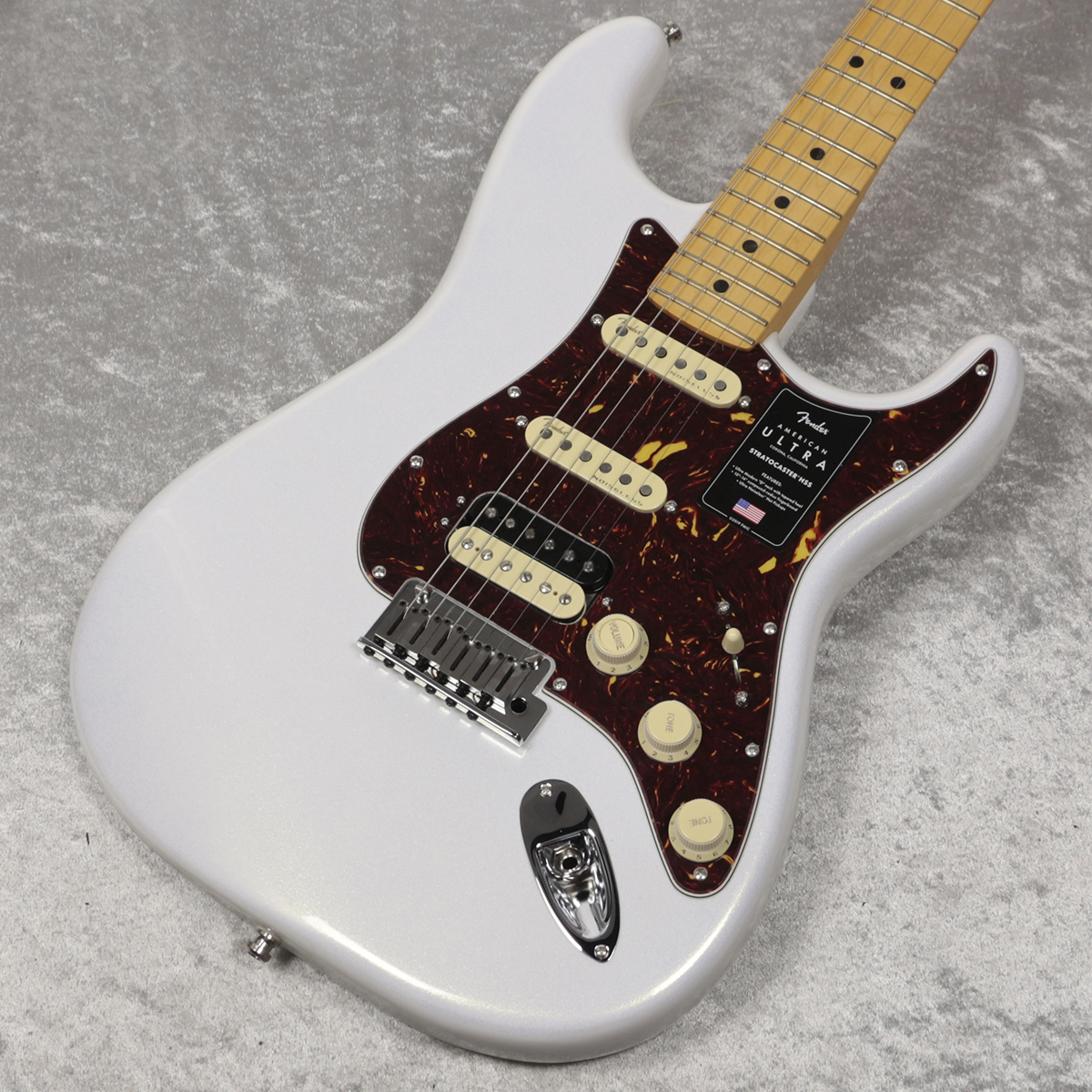 Fender   American Ultra Stratocaster Rosewood Fingerboard Arctic Pearl フェンダー ウルトラ (横浜店)
