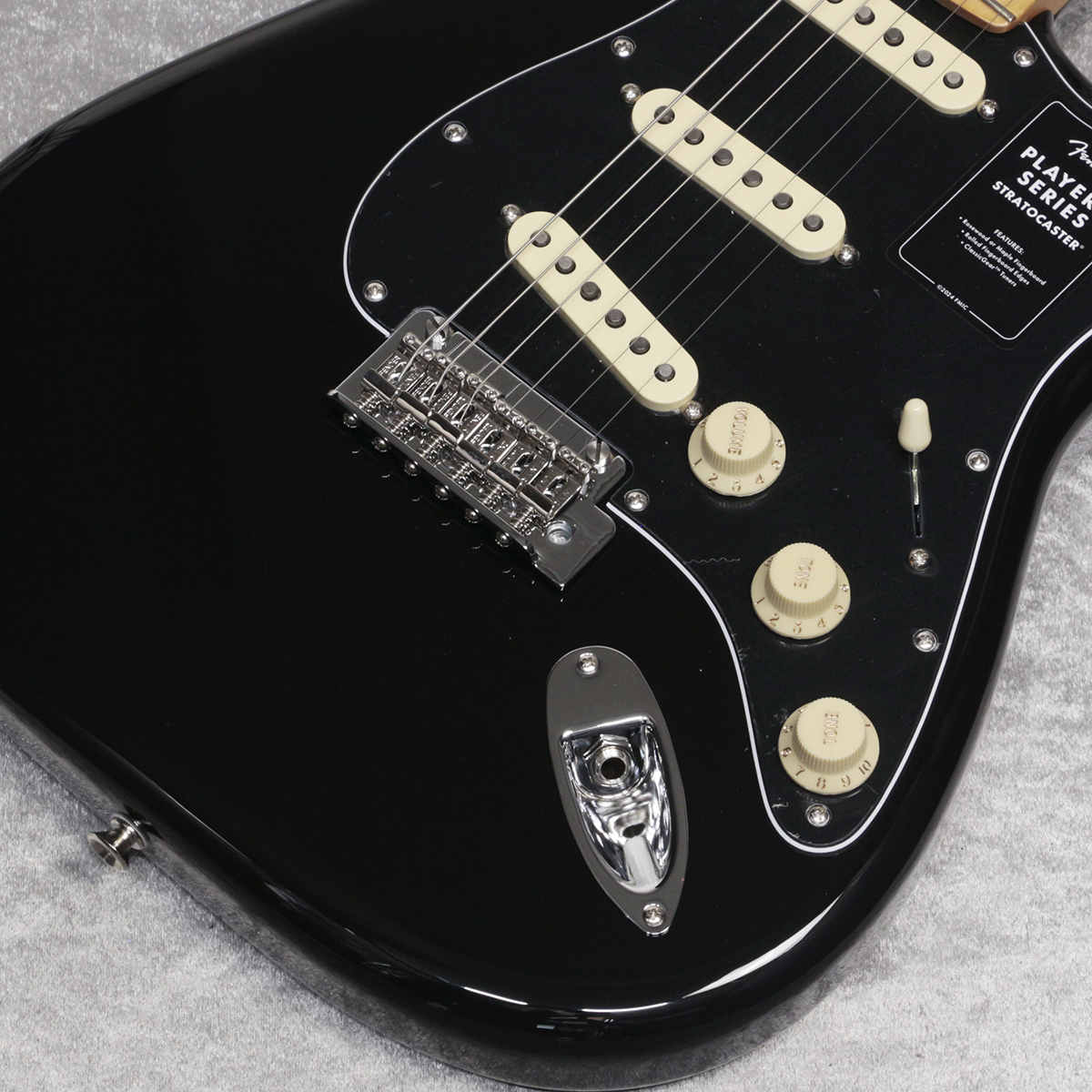 Fender / Limited Player II Stratocaster Black Pickguard
