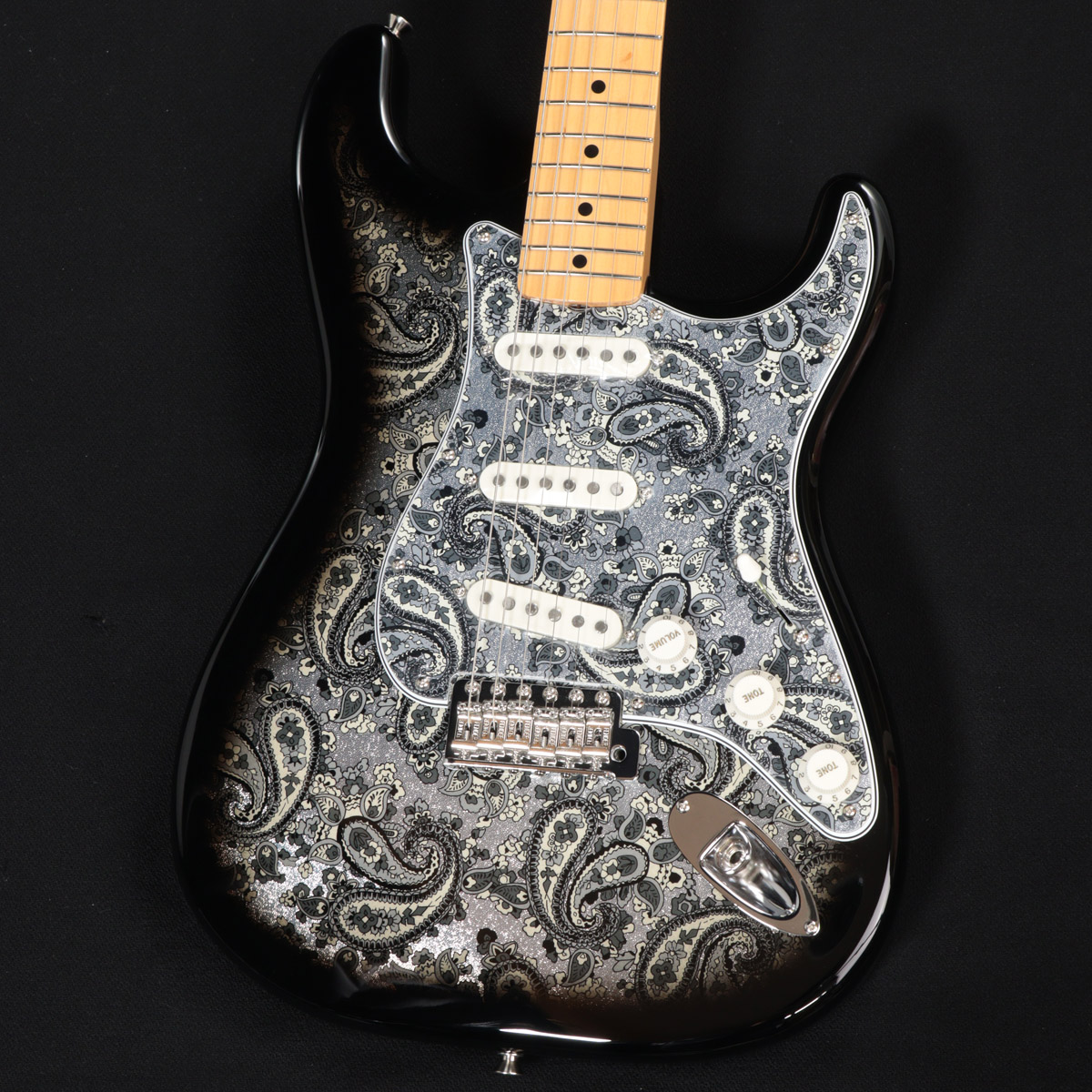 Fender / MIJ Limited Stratocaster Maple Black Paisley ≪S/N