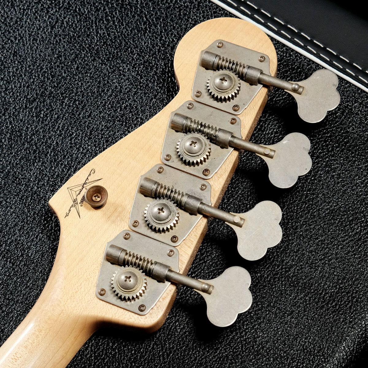 FERNANDES ジャズベース シルバーグリッター 西日本限定モデル FERNANDES ジャズベース シルバーグリッター 西日本限定モデル