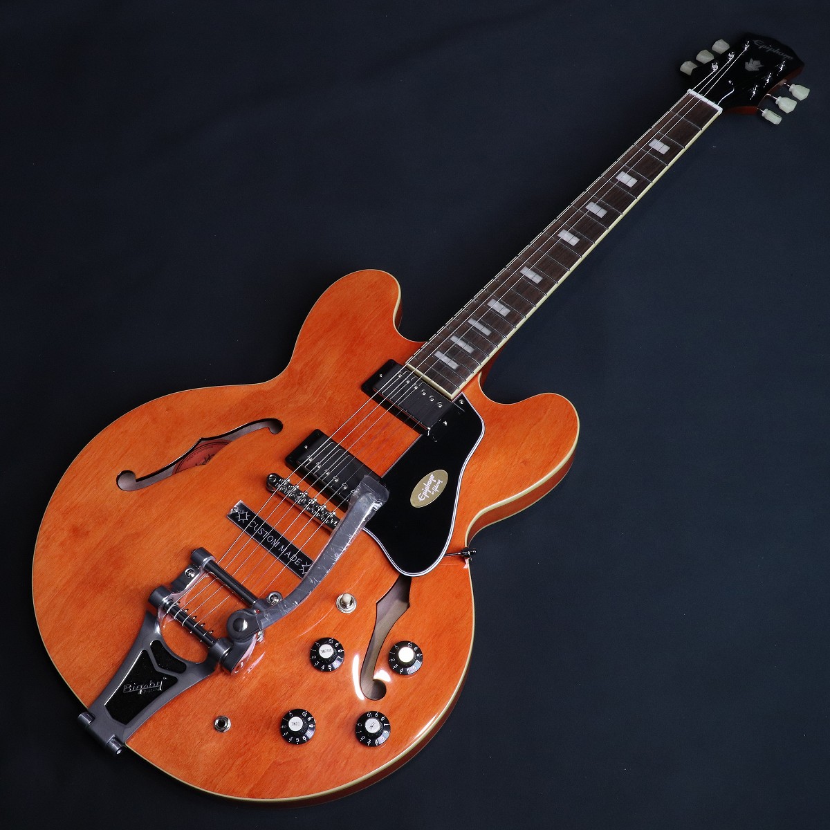 ギター Epiphone ES-335 Bigsby Watermelon Red EPIPHONE ES-335 BIGSBY WATERMELON RED -