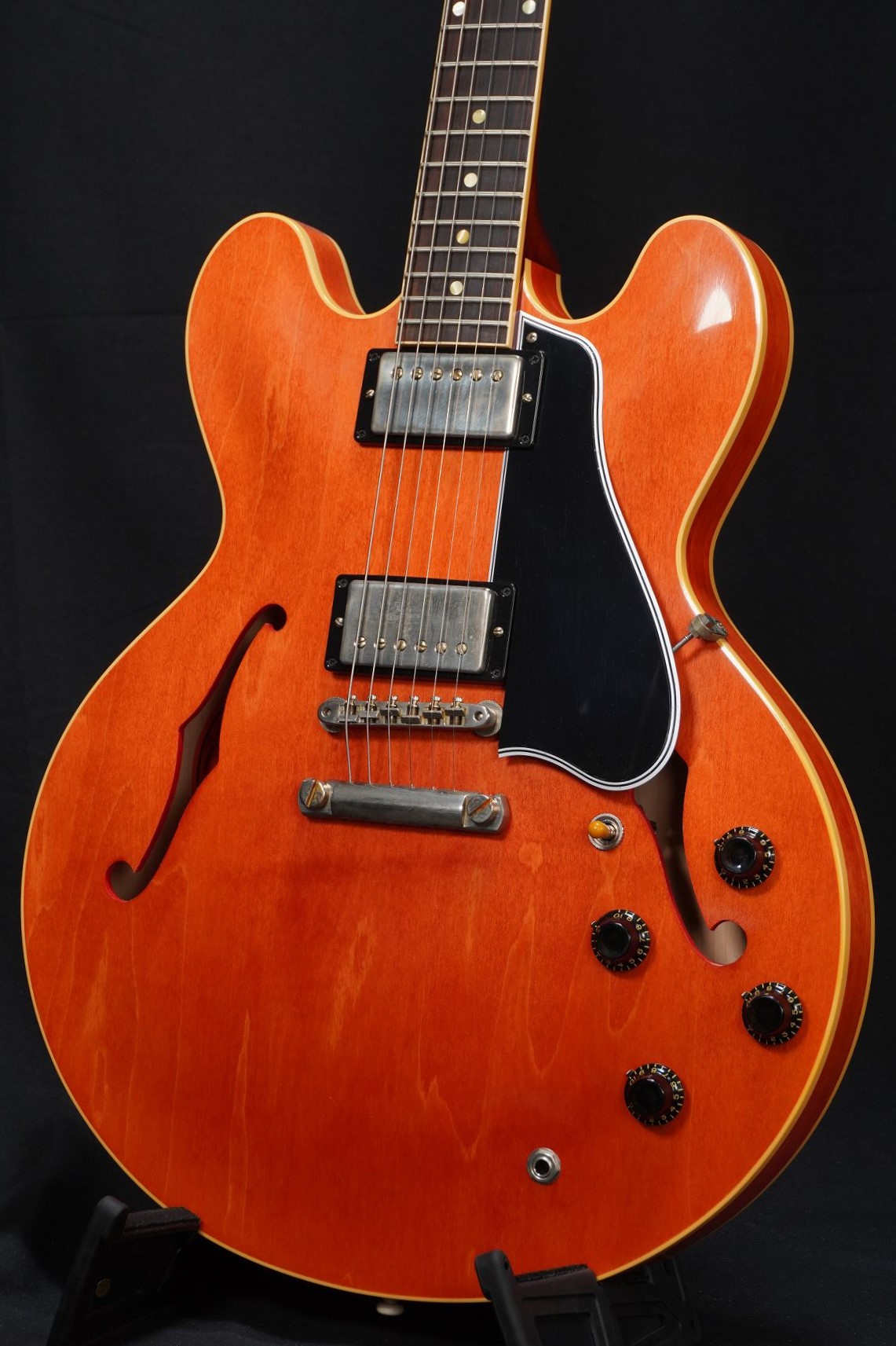 Gibson ES-335 赤色 ハードケース付き Gibson ES-335 レッド ハードケース付き