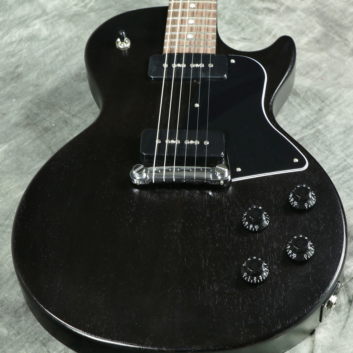 Monogram MGL-MINIレスポール ブラック P90 
生産終了品 ギブソンレスポールブラック 3Dモデル $49 - .obj .ma - Free3D