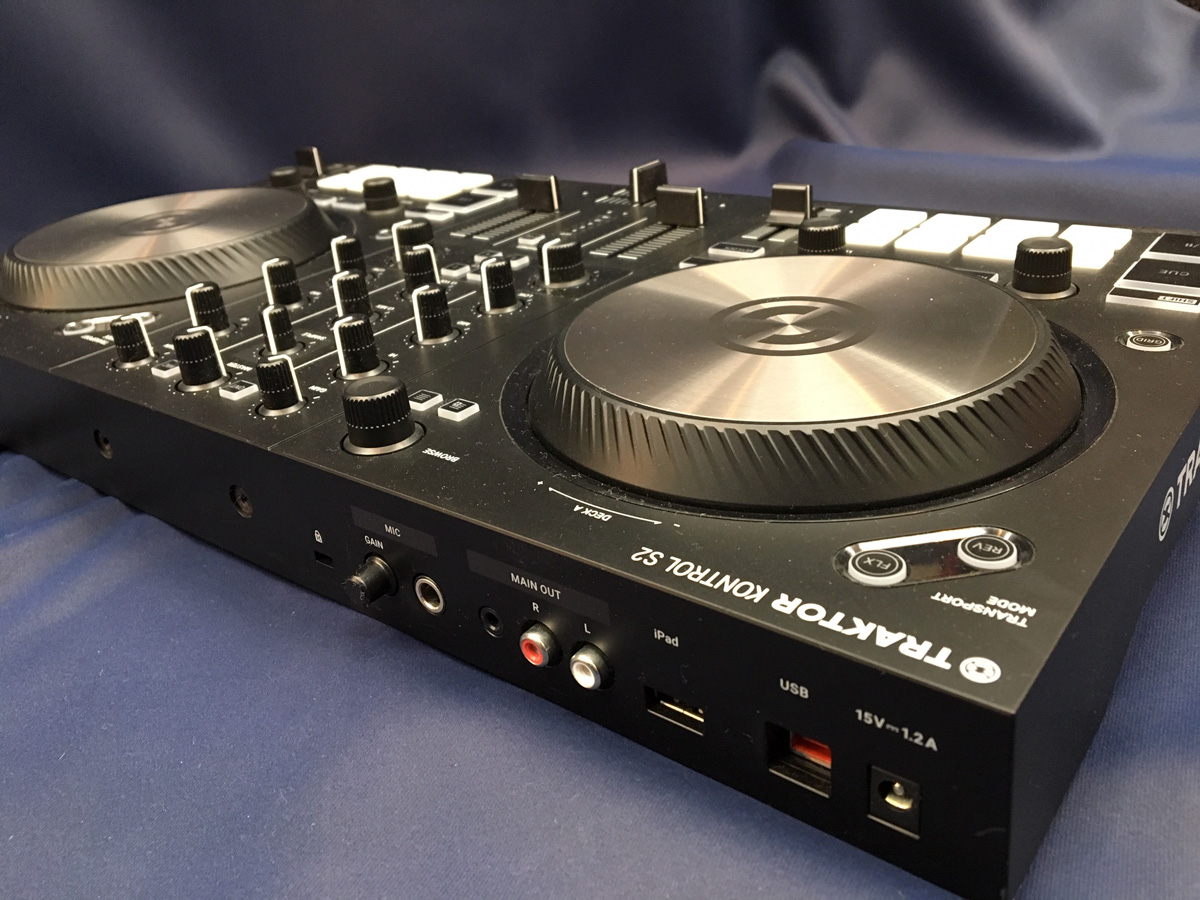 Native Instruments ネイティブインストゥルメンツ / TRAKTOR