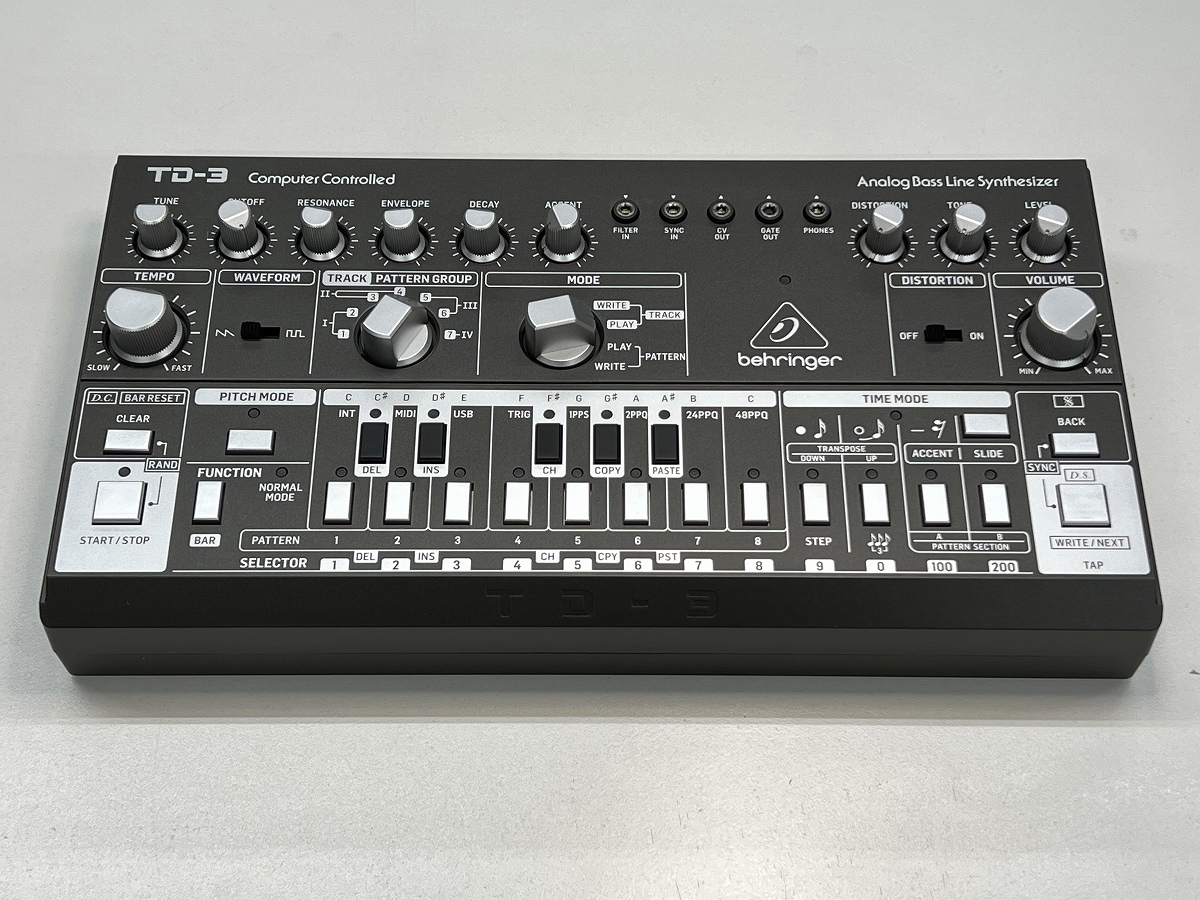 TD-3　BK　BEHRINGER　イシバシ楽器　ベリンガー　アナログ・ベースライン・シンセサイザー【デモ使用特価！】