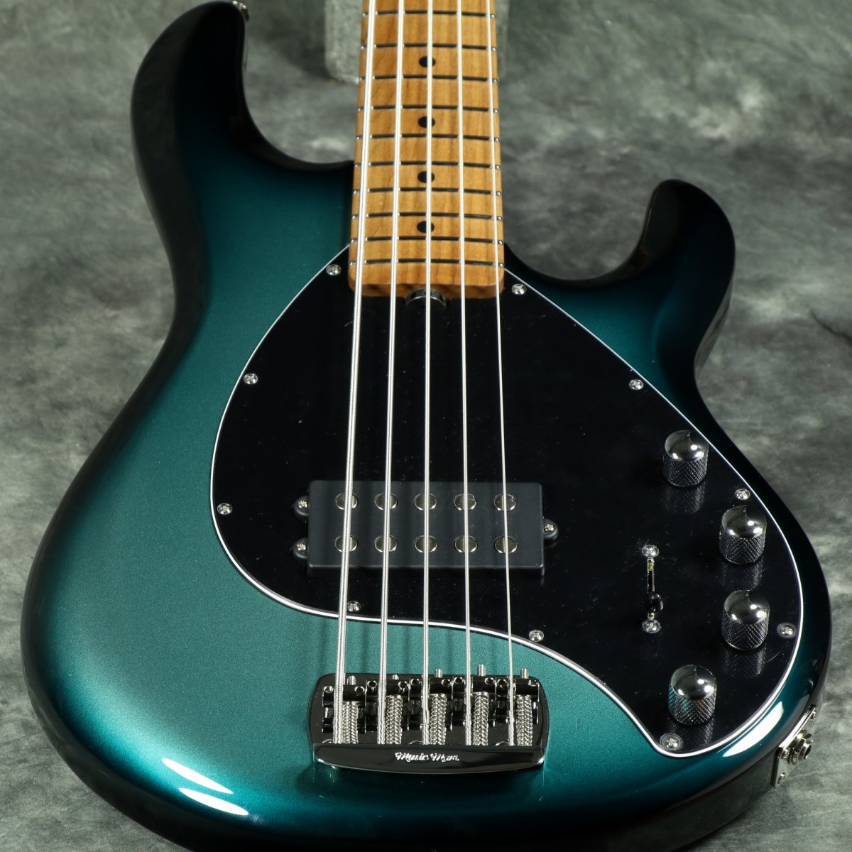 Music Man / StingRay Special 5-strings Roasted Maple Frost Music Man / StingRay Special 5-strings Roasted Maple Frost