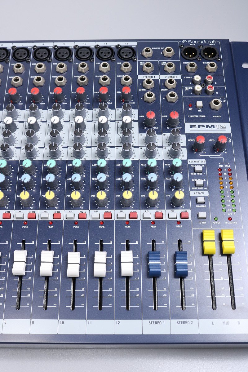 美品 Soundcraft EPM12 サウンドクラフト　アナログミキサー Soundcraft ( サウンドクラフト ) EPM12 アナログミキサー 16ch