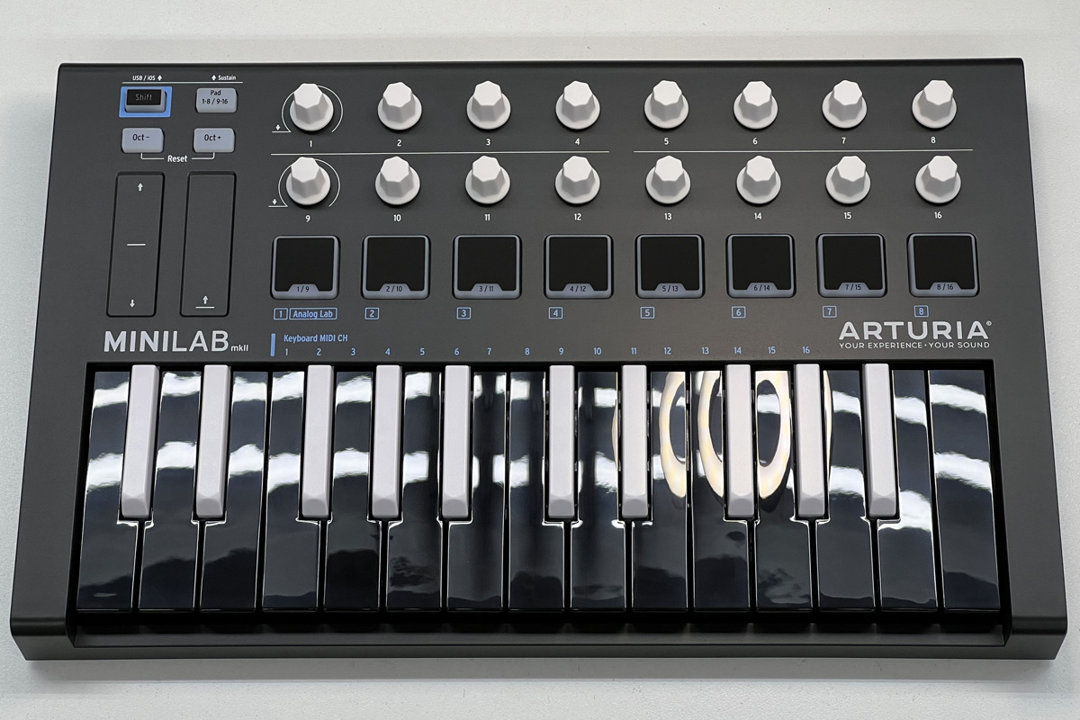 Arturia アートリア / MiniLab MKII INVERTED リバース鍵盤 25鍵盤MIDIキーボード (MINILAB MK2)《PIGMENTS 3 ライセンス付き!》【2級品特価!】
