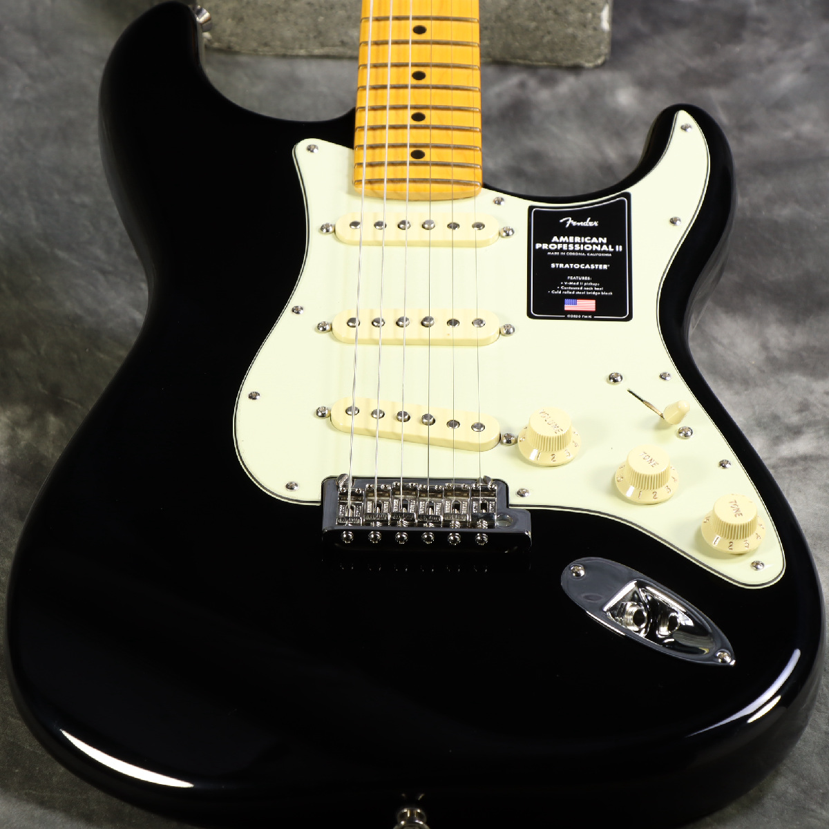 Fender / American Professional II Stratocaster Maple Fingerboard Black  [US22110247]