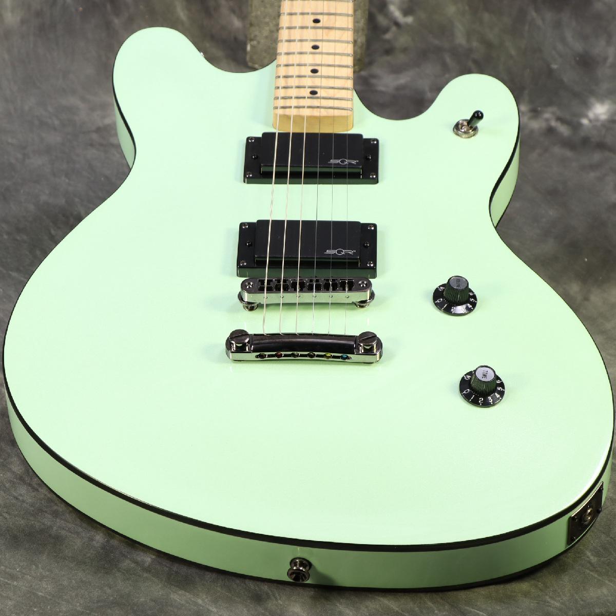 Squier / Contemporary Active Starcaster Maple Fingerboard