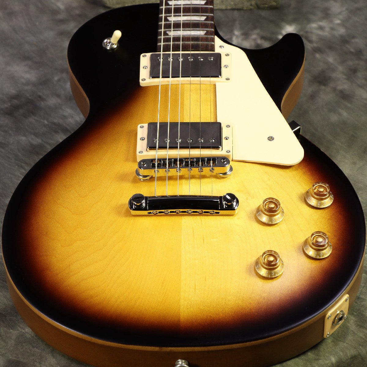 レビュー高評価の商品!の商品をすべて Gibson USA [3.44kg Burst Tobacco Satin Tribute Paul Les / ギター