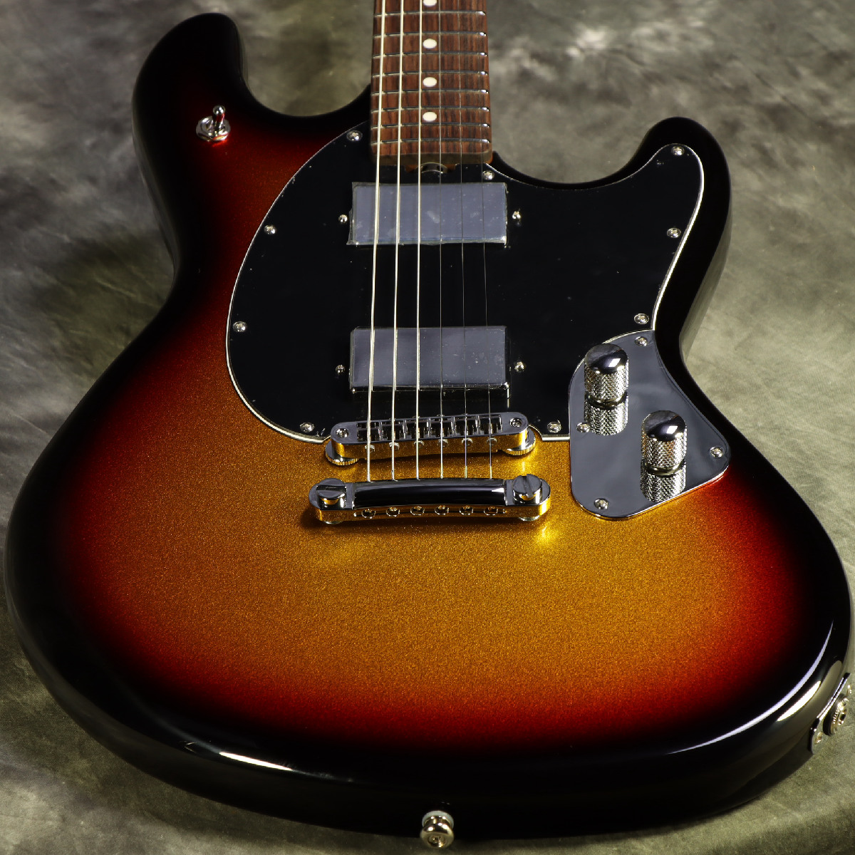 MUSIC MAN / StingRay HT Guitar Showtime [3.76kg]【実物画像