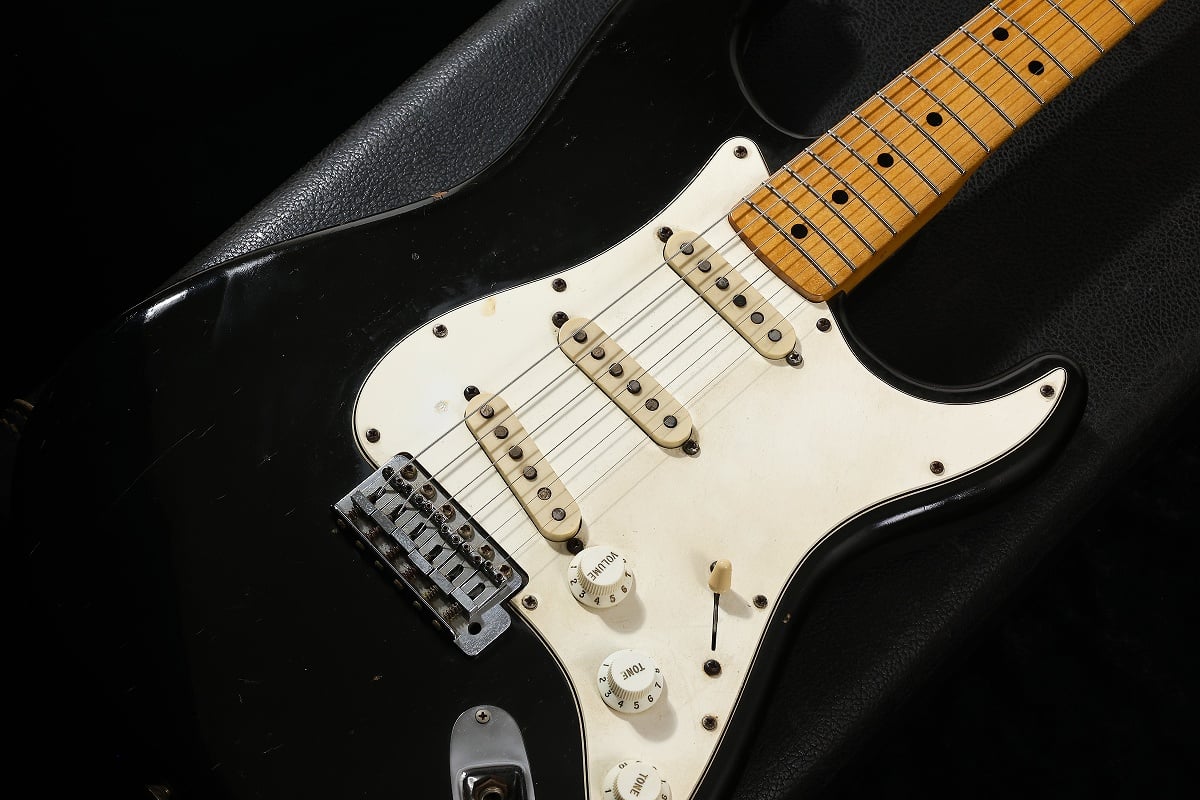 Mavis / Stratocaster ギター 中古　スタンド付き Yahoo!オークション -「mavis ストラトタイプ」の落札相場・落札価格