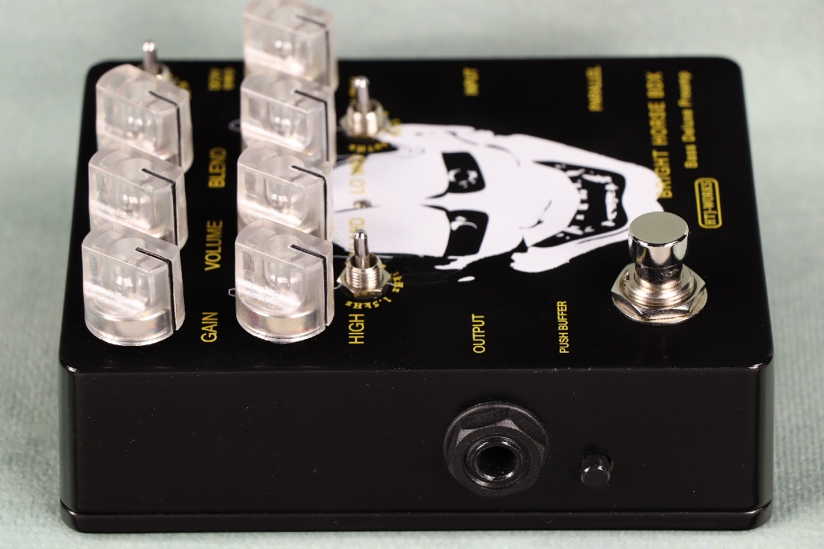 BRIGHT HORSE BDX -Bass Deluxe Preamp-〈シャンパンシルバー