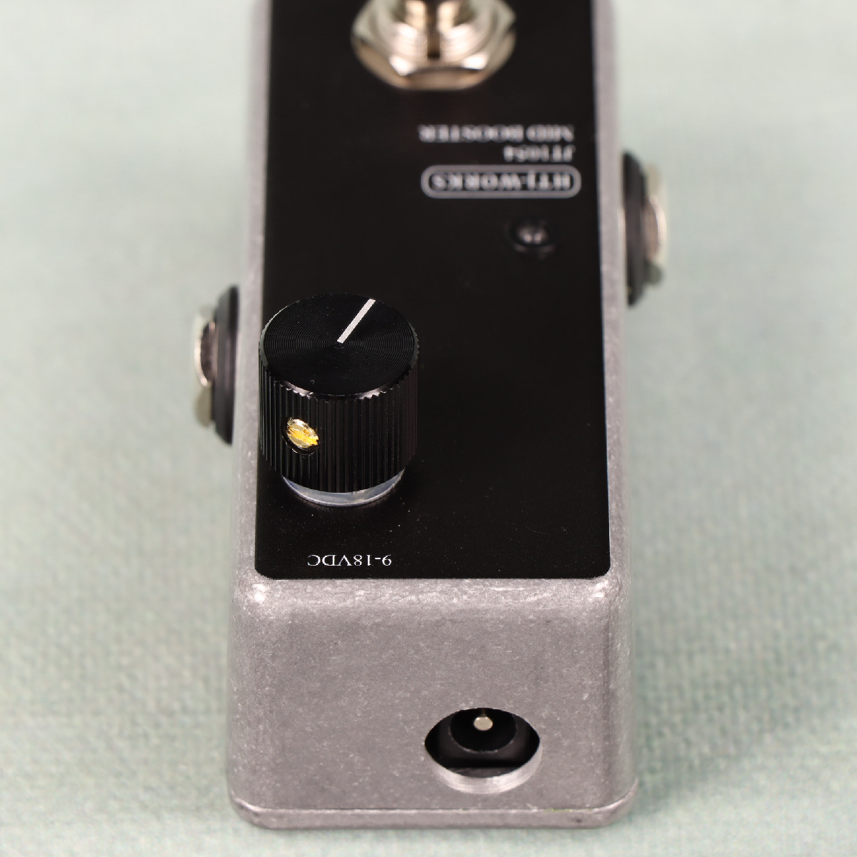 アンプ・エフェクターセール品》HTJ-WORKS / JT1054 MID BOOSTER