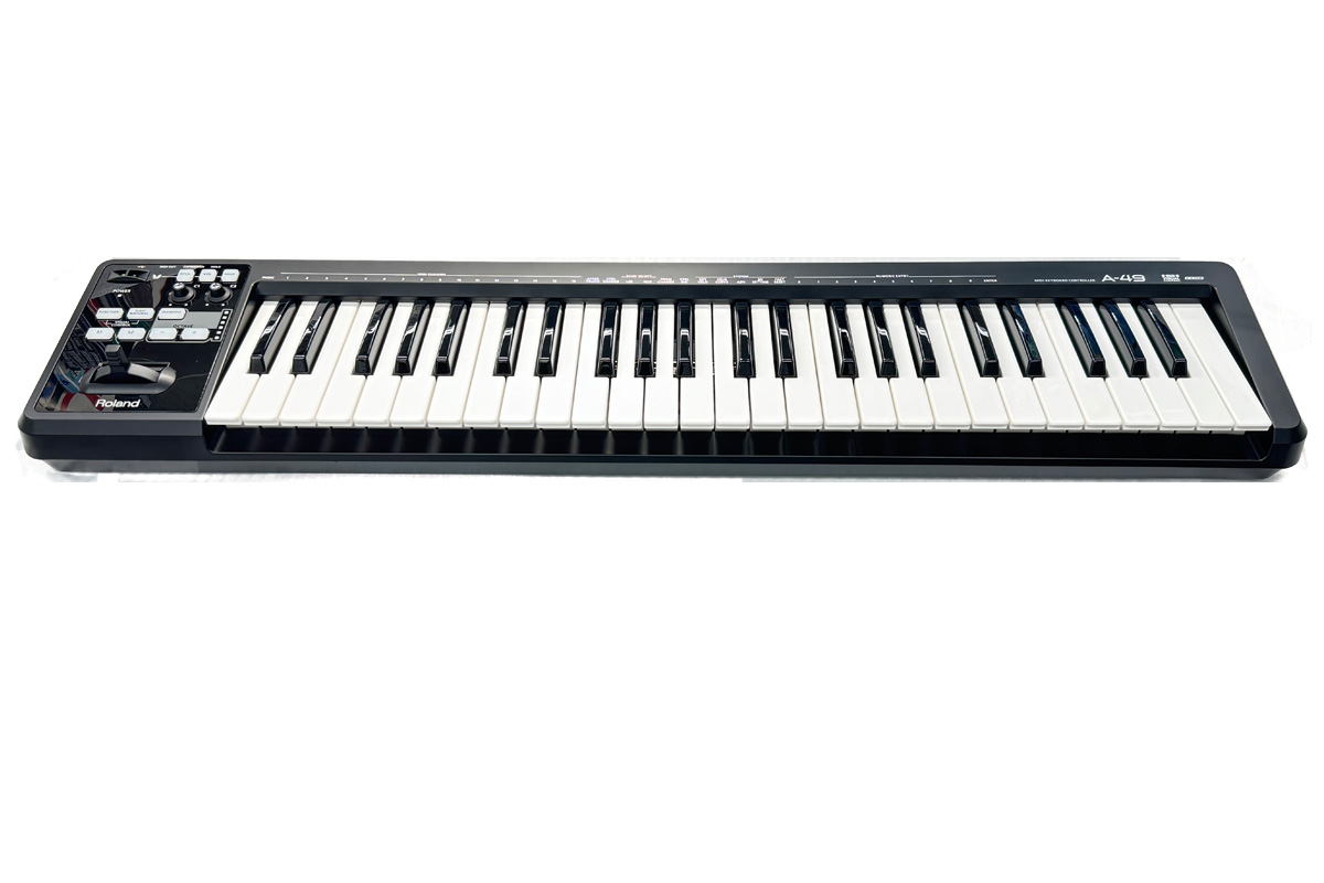 ROLAND A-49 WHITE 通電確認済み　現状品 ROLAND A-49 WHITE 通電確認済み 現状品 - メルカリ