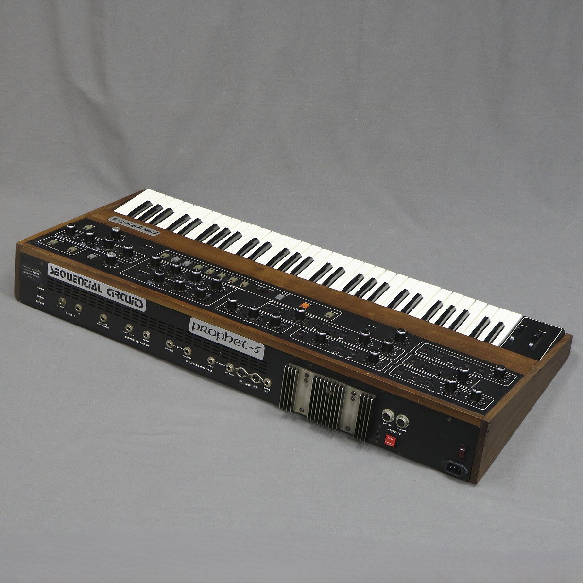 中古】 SEQUENTIAL CIRCUITS INC / PROPHET-5 REV.3.2/MIDI/120