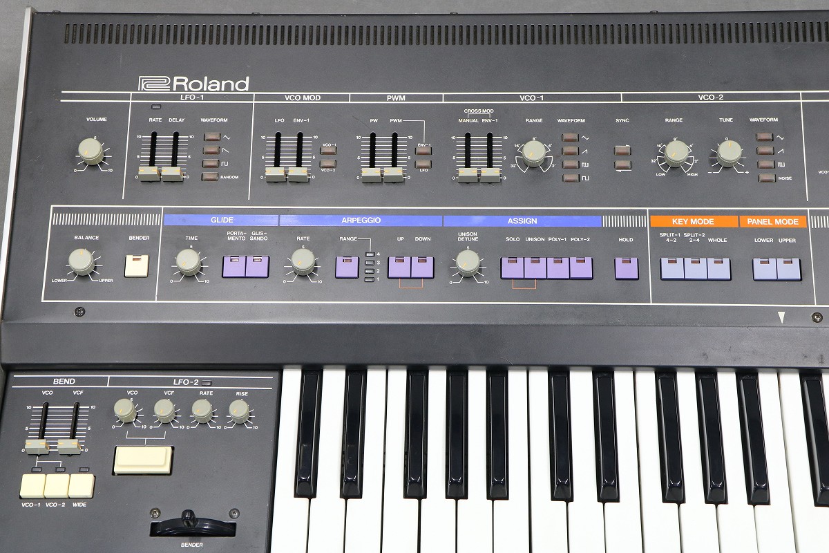 (最終価格)Roland JUPITER-6 アナログシンセサイザー(希少) 1.jpg
