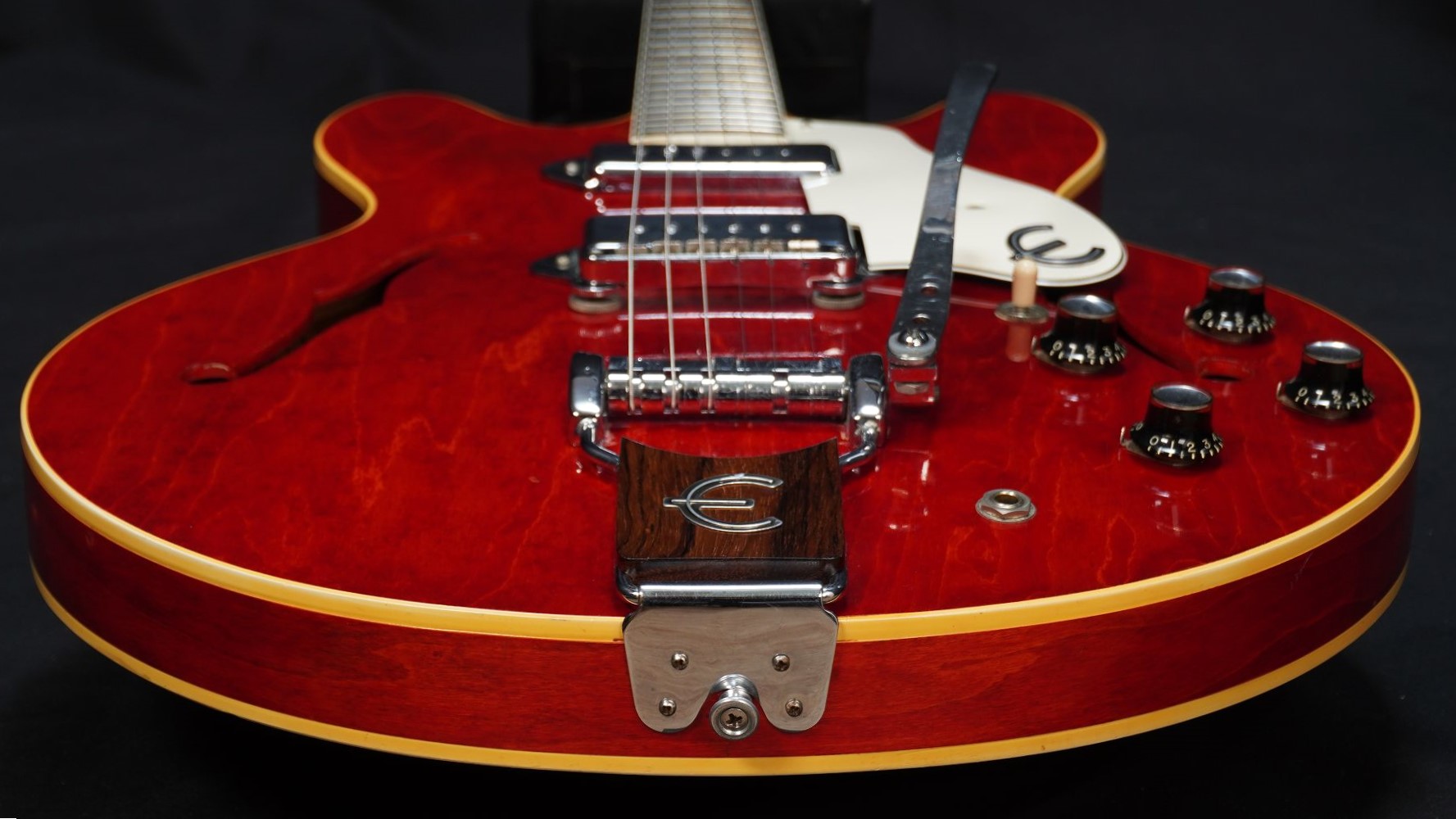Epiphone エレキベース 1967年 Epiphone エレキベース 1967年